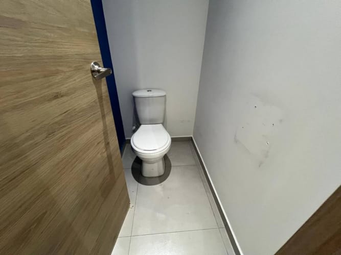 Oficina en arriendo en Los Balsos, Medellín, 410 m² · foto 17 de 24