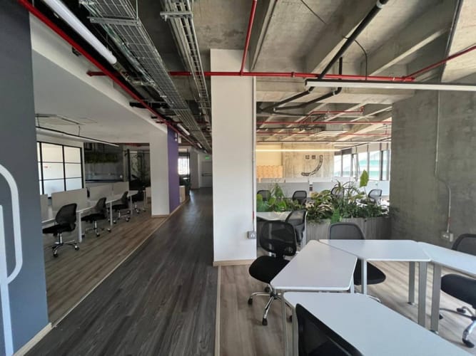 Oficina en arriendo en Los Balsos, Medellín, 410 m² · foto 19 de 24