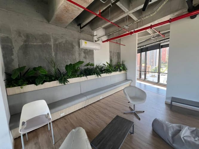 Oficina en arriendo en Los Balsos, Medellín, 410 m² · foto 21 de 24