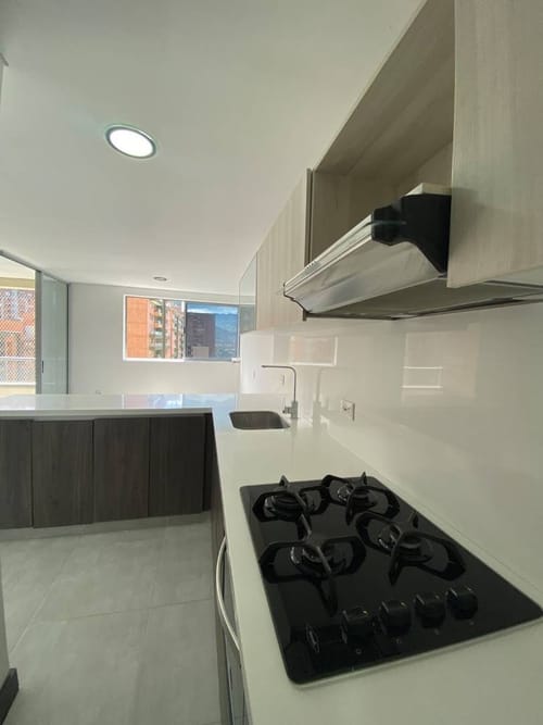 Apartamento de 2 alcobas en arriendo en Ciudad Del Río, Medellín, 84 m² · foto 7 de 24