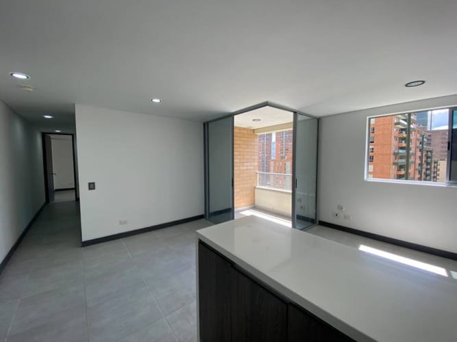 Apartamento de 2 alcobas en arriendo en Ciudad Del Río, Medellín, 84 m² · foto 11 de 24
