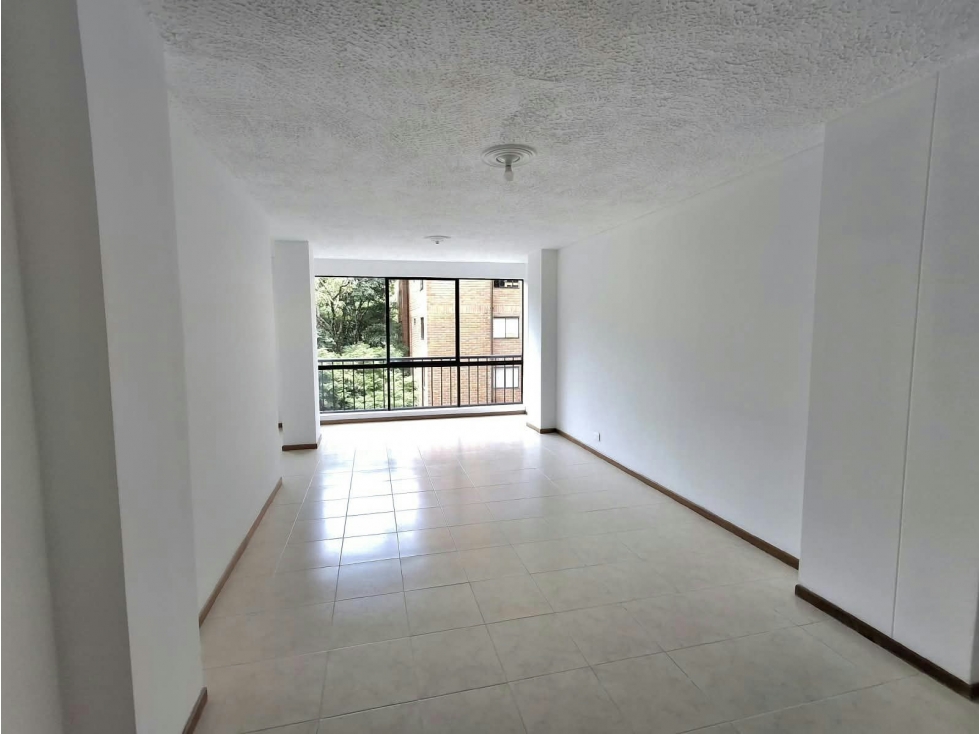 Apartamento en venta en Loma Del Escobero, Envigado · foto 2 de 14