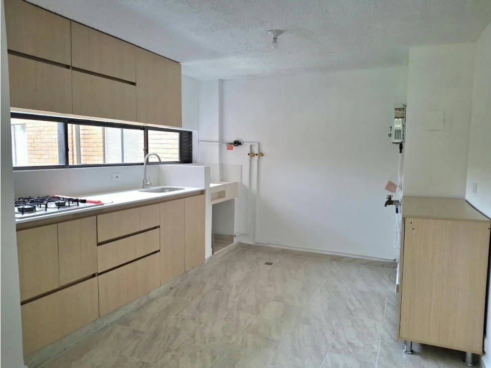 Apartamento en venta en Loma Del Escobero, Envigado · foto 10 de 14