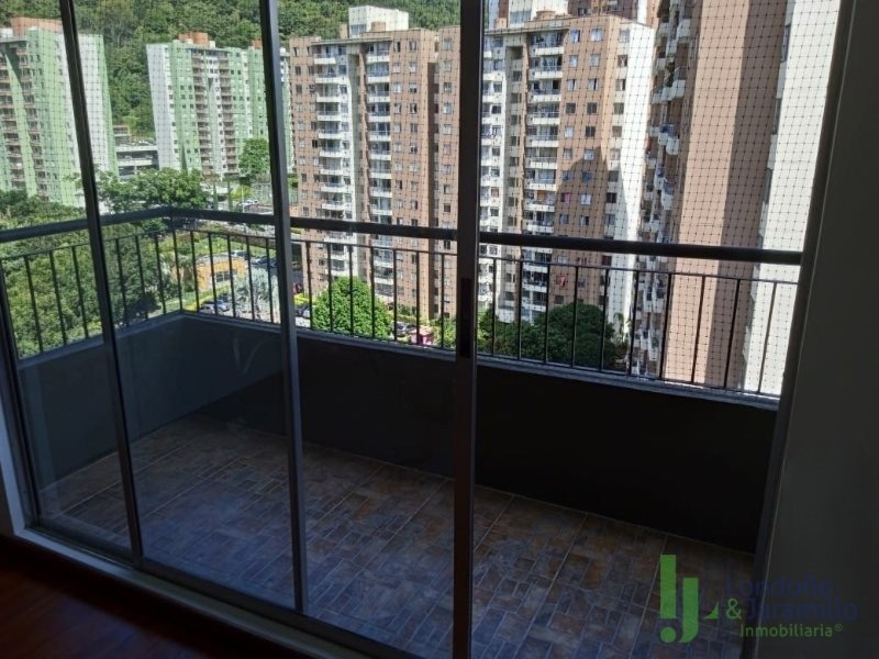 Apartamento en venta en Rodeo Alto, Medellín · foto 3 de 17