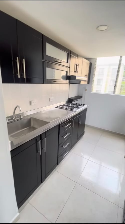 Apartamento de 3 alcobas en venta en Ciudad Modelo, Cali, 64 m² · foto 3 de 19