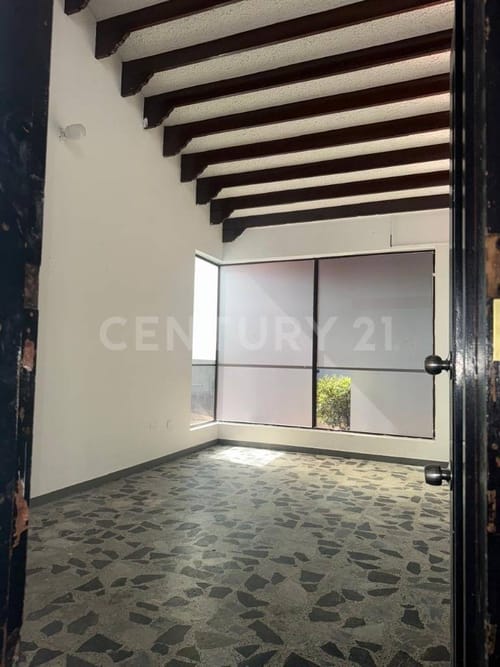 Casa de 14 alcobas en arriendo en Barzal Bajo Sur, Villavicencio, 350 m² · foto 2 de 10