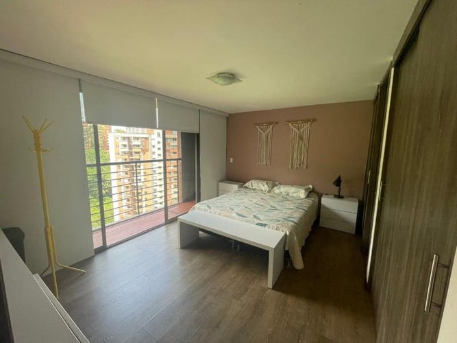 Apartamento de 2 alcobas en arriendo en El Poblado, Medellín, 101 m² · foto 12 de 14