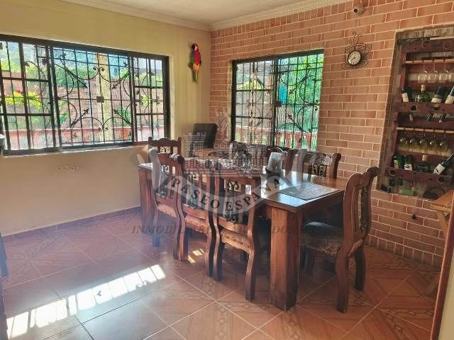 Casa de 6 alcobas en arriendo en Guatiguara, Piedecuesta, 1975 m² · foto 3 de 15