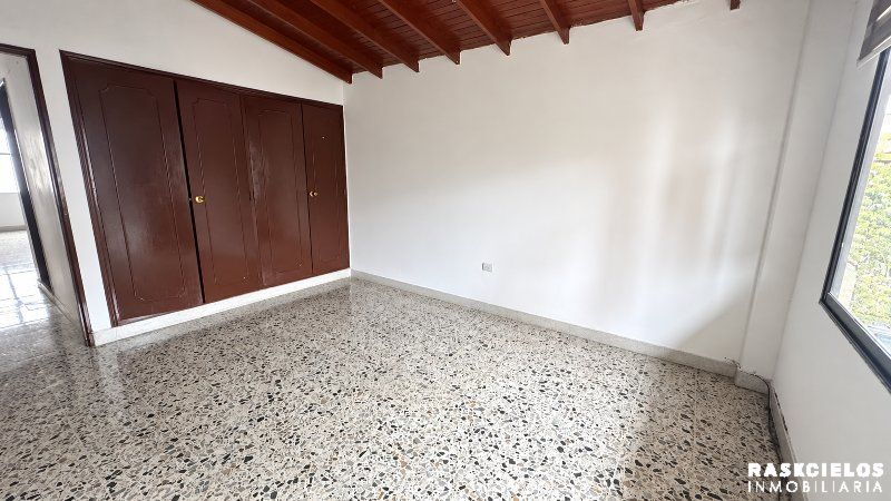 Apartamento de 3 alcobas en arriendo en Laureles, Medellín, 100 m² · foto 8 de 11