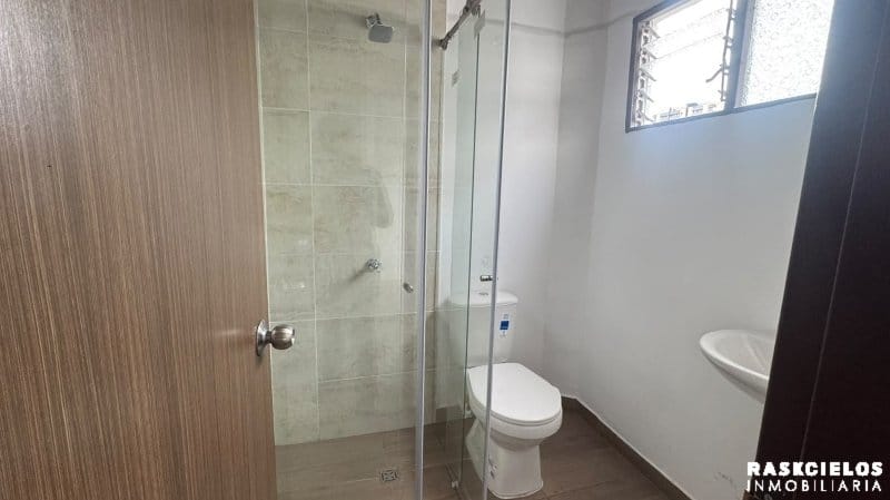 Apartamento de 3 alcobas en arriendo en Laureles, Medellín, 100 m² · foto 10 de 11