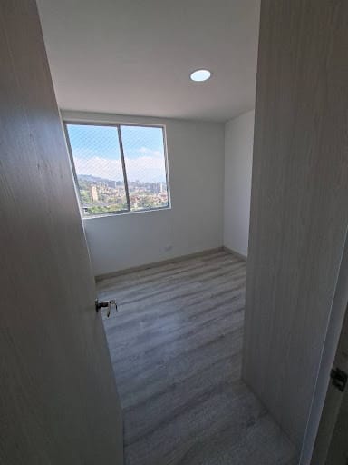 Apartamento de 3 alcobas en arriendo en Las Margaritas, Itagüí, 65 m² · foto 9 de 21