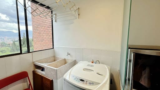 Apartamento de 3 alcobas en arriendo en La Aguacatala, Medellín, 150 m² · foto 9 de 24