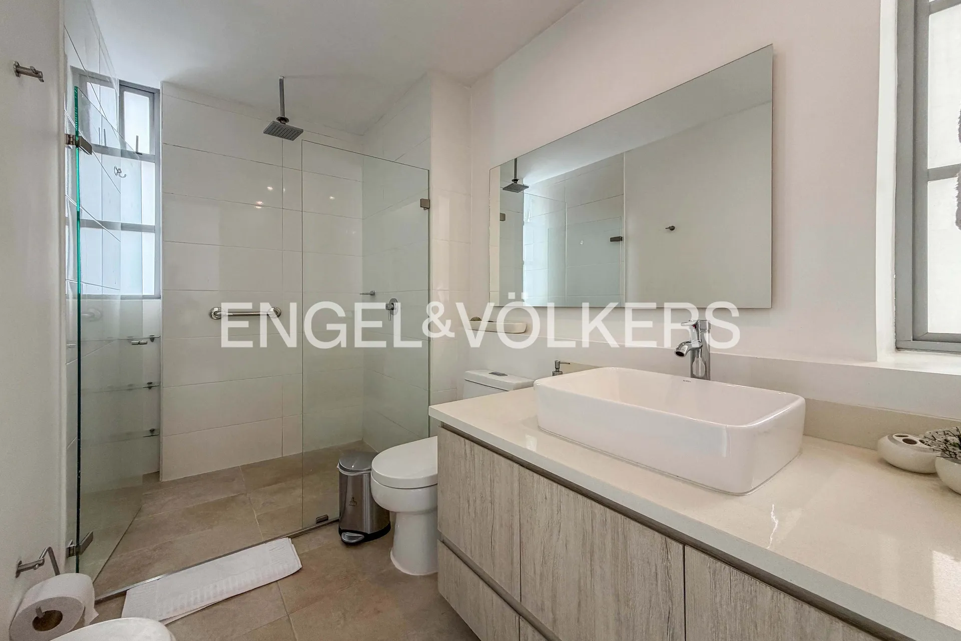 Apartamento en arriendo en Lalinde, Medellín · foto 10 de 18