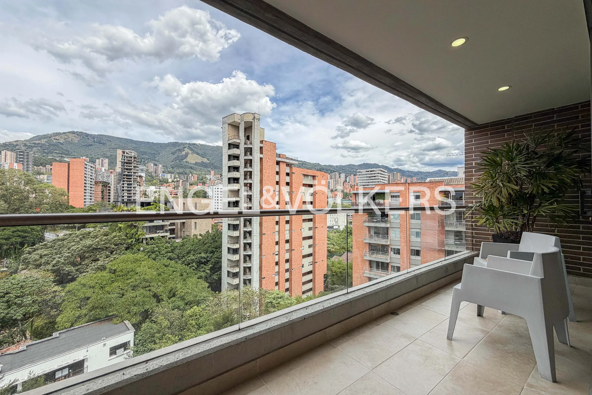 Apartamento en arriendo en Lalinde, Medellín · foto 7 de 18