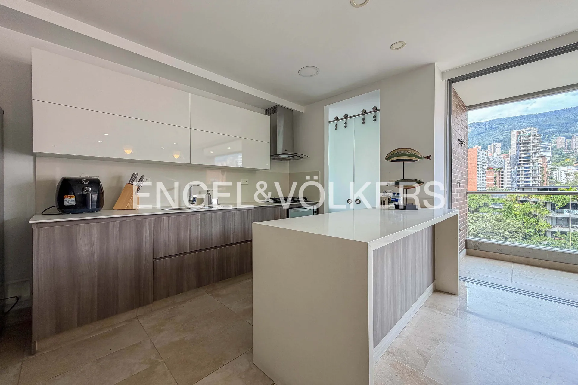 Apartamento en arriendo en Lalinde, Medellín · foto 6 de 18