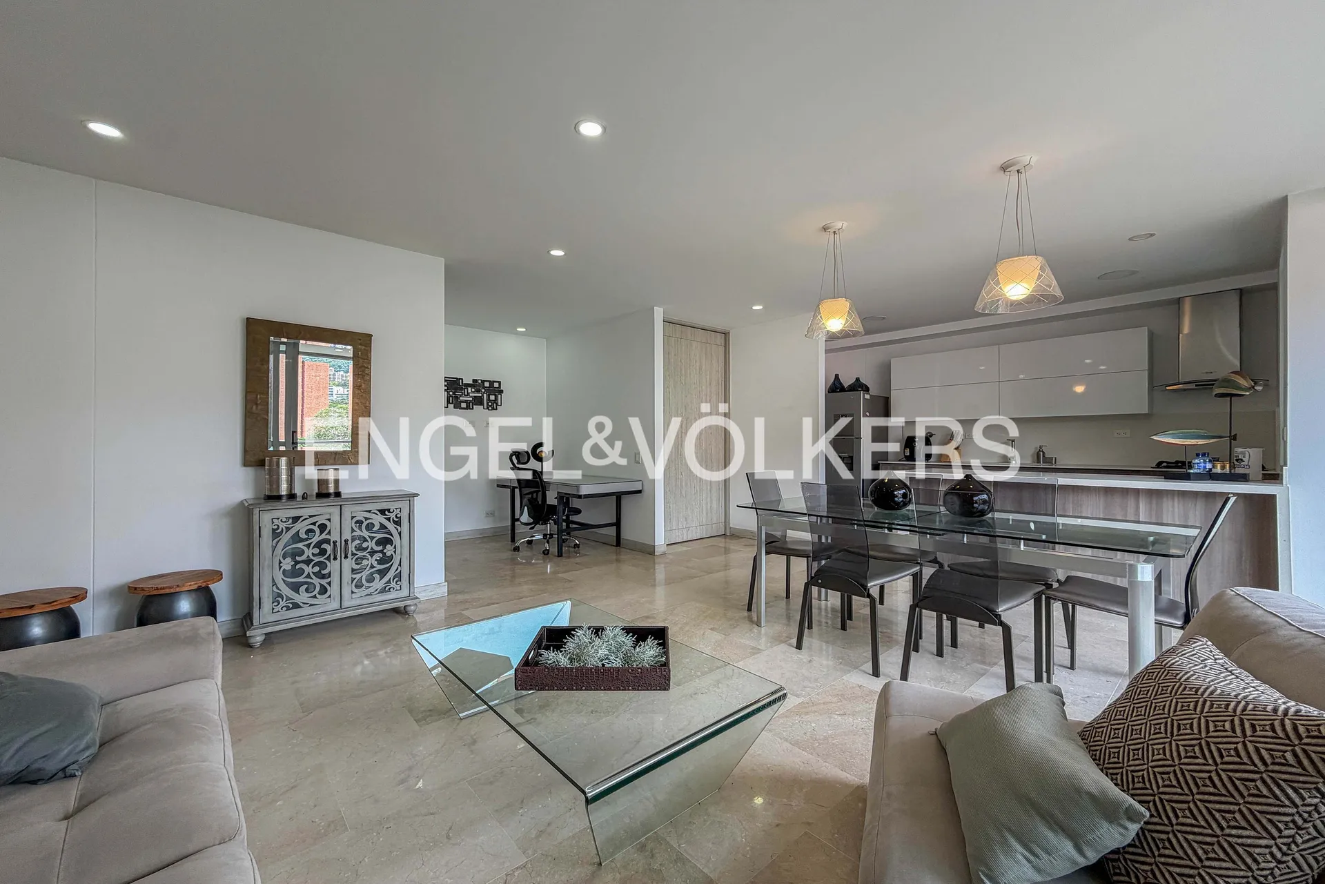 Apartamento en arriendo en Lalinde, Medellín · foto 3 de 18