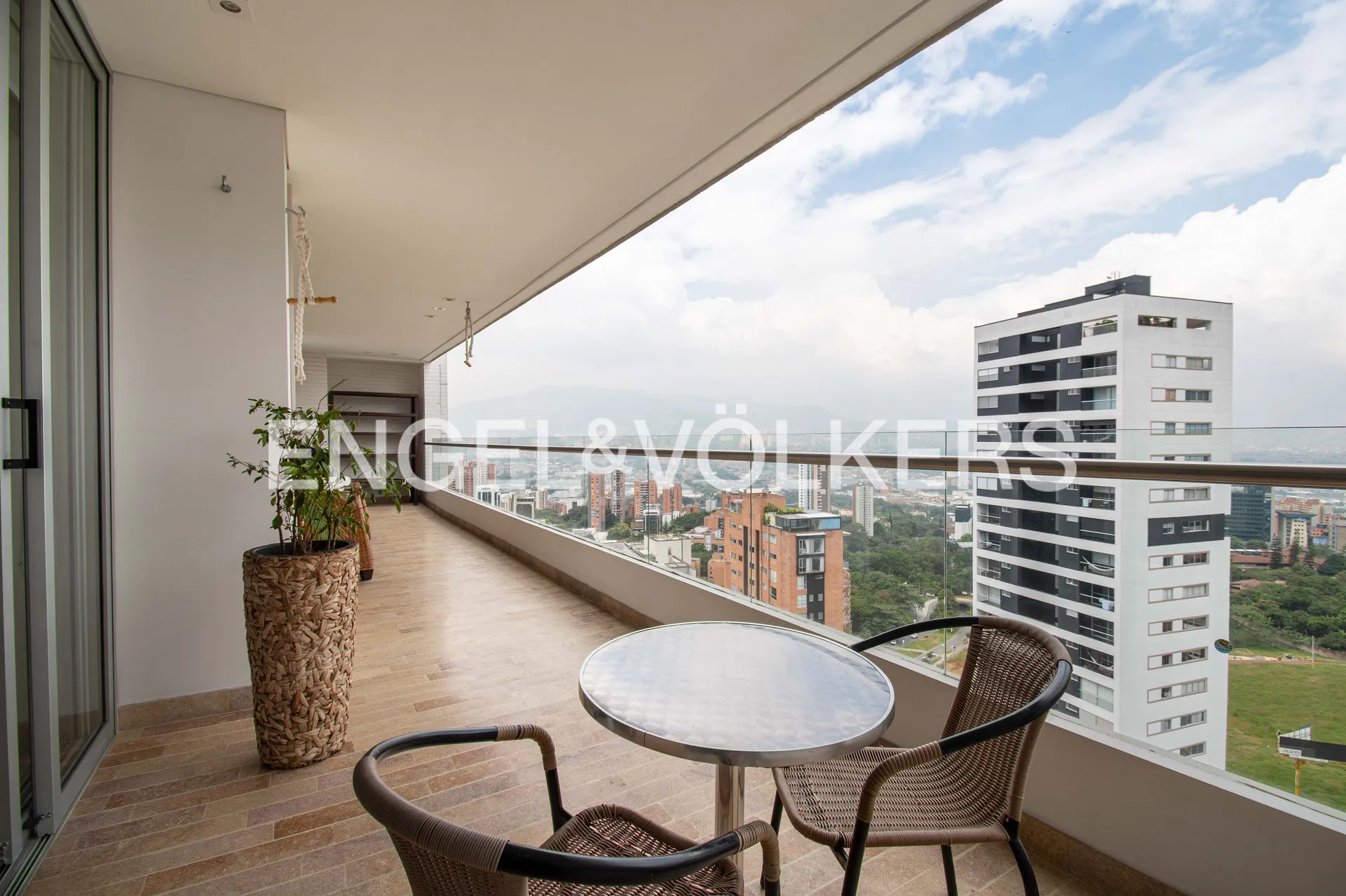 Apartamento en arriendo en Los Balsos, Medellín · foto 9 de 18