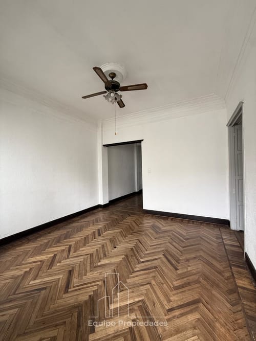Amplio Apartamento Muy Pròximo a Universidad ORT con Garaje y balcòn · Photo 7