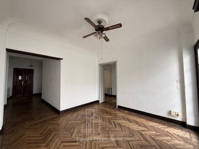 Amplio Apartamento Muy Pròximo a Universidad ORT con Garaje y balcòn · Photo 8
