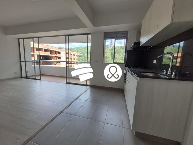 Apartamento de 3 alcobas en venta en Las Lomitas, Sabaneta, 83 m² · foto 2 de 12