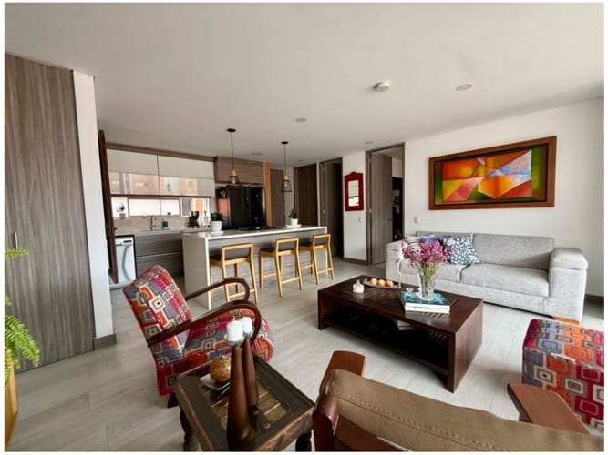 Apartamento de 2 alcobas en venta en Loma De Las Brujas, Medellín, 96 m² · foto 2 de 15