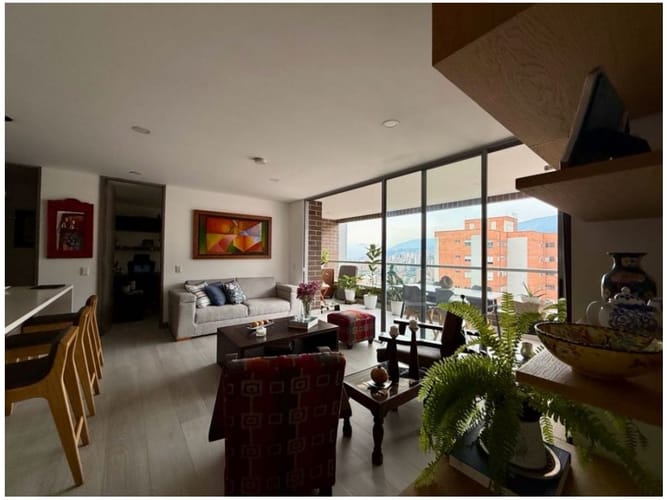 Apartamento de 2 alcobas en venta en Loma De Las Brujas, Medellín, 96 m² · foto 3 de 15