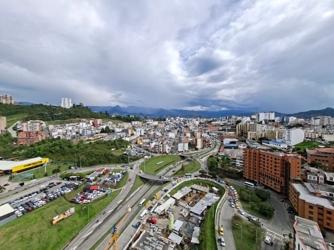 Apartamento de 3 alcobas en arriendo en Los Laureles, Manizales, 101 m² · foto 22 de 24