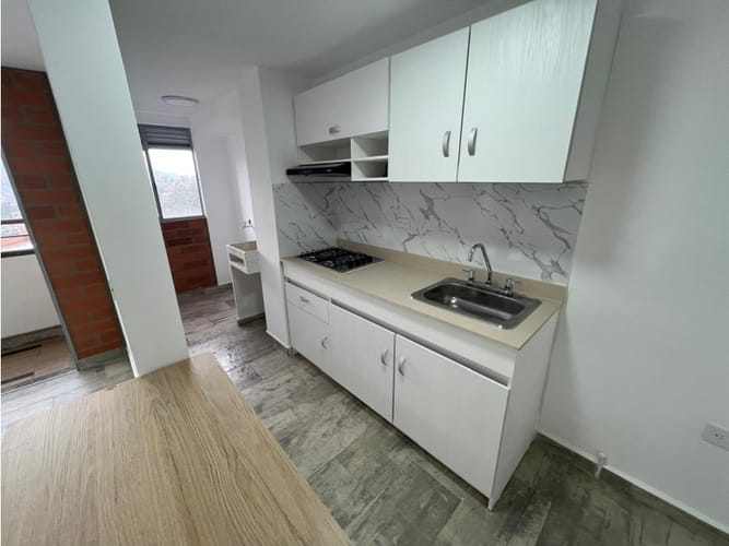 Apartamento de 3 alcobas en venta en Cabañas, Copacabana, 71 m² · foto 2 de 17