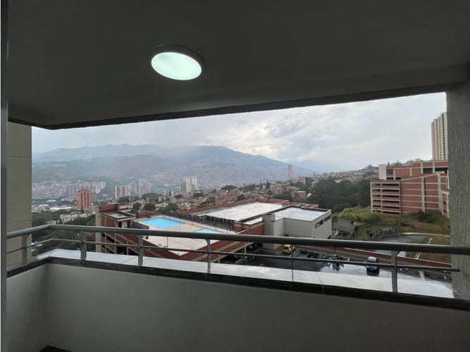 Apartamento de 3 alcobas en venta en Cabañas, Copacabana, 71 m² · foto 3 de 17