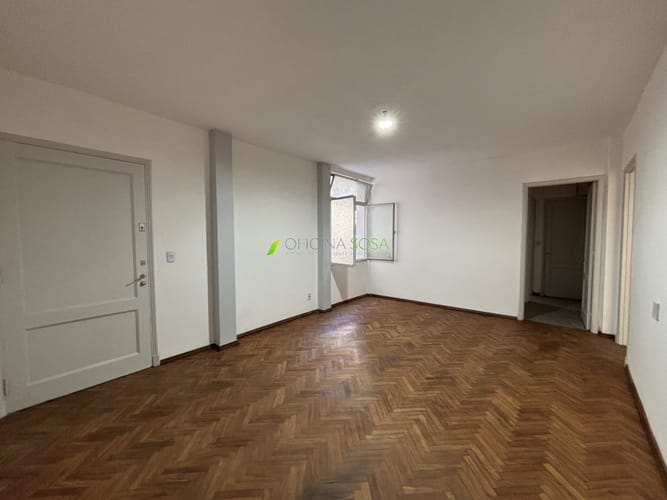 Oficina Sosa Prado - Mercedes y Rondeau ampllio apartamneto de 3 dormitorios y 2 baños al frente con balcon · Foto 2