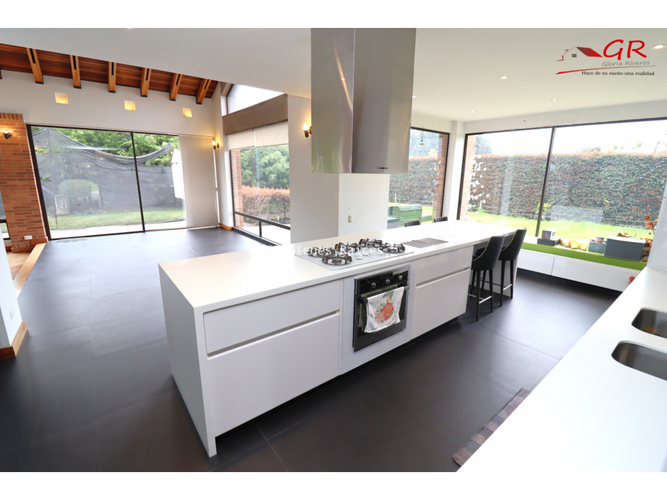 Casa de 4 alcobas en arriendo en Pueblo Viejo, Cota, 514 m² · foto 9 de 24