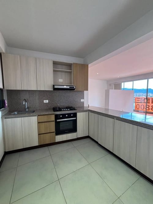 Apartamento de 3 alcobas en venta en Colina Campestre, Bogotá, 108 m² · foto 3 de 23