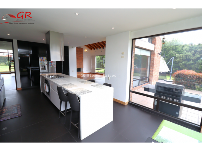Casa de 4 alcobas en arriendo en Pueblo Viejo, Cota, 514 m² · foto 10 de 24