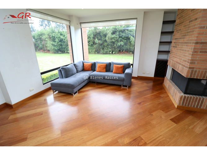 Casa de 4 alcobas en arriendo en Pueblo Viejo, Cota, 514 m² · foto 12 de 24