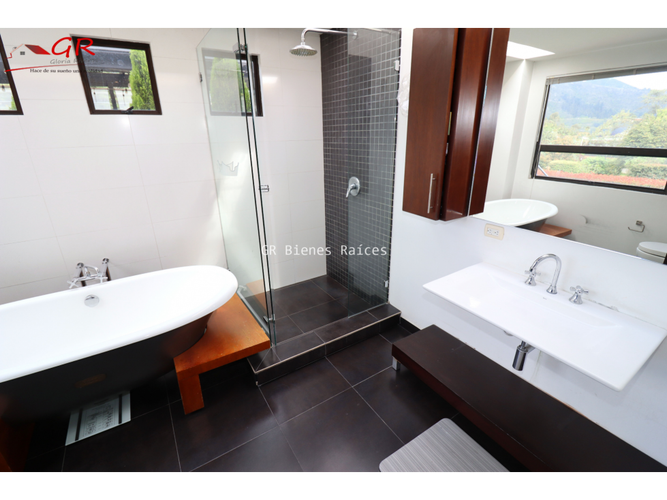 Casa de 4 alcobas en arriendo en Pueblo Viejo, Cota, 514 m² · foto 18 de 24