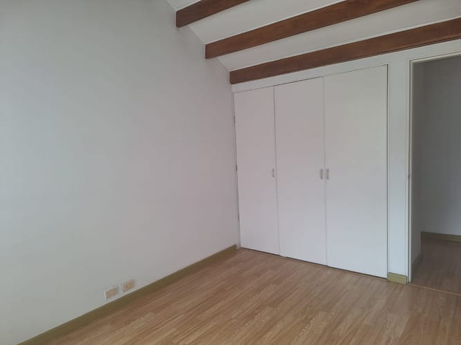 Casa de 5 alcobas en arriendo en Alhambra, Bogotá, 230 m² · foto 7 de 12
