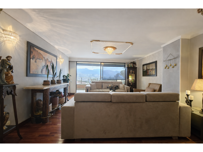Apartamento de 3 alcobas en venta en Castropol, Medellín, 224 m² · foto 11 de 24