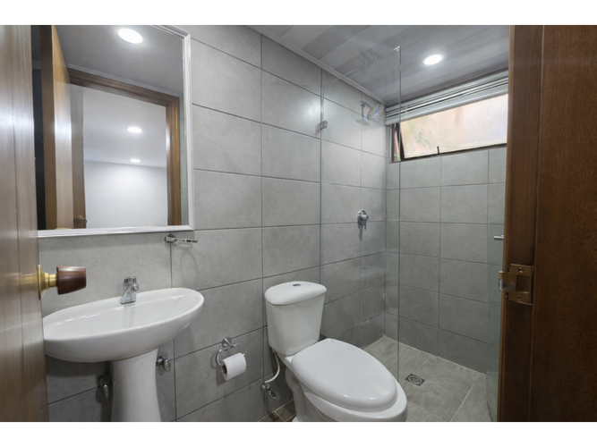 Apartamento de 3 alcobas en venta en Castropol, Medellín, 224 m² · foto 21 de 24