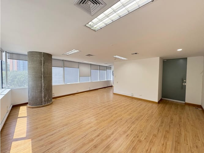 Local en arriendo en Asomadera No.2, Medellín, 50 m² · foto 2 de 6
