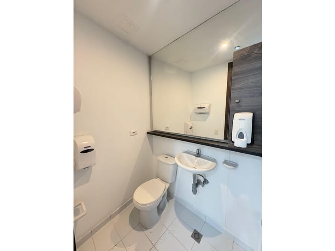 Local en arriendo en Asomadera No.2, Medellín, 50 m² · foto 5 de 6