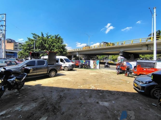 Local en arriendo en Conquistadores, Medellín, 420 m² · foto 3 de 9