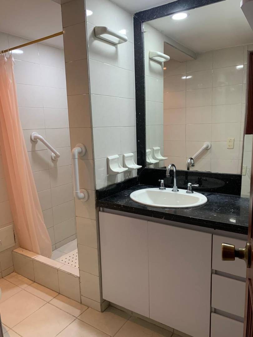 Apartamento en venta en Ciudad Salitre, Bogotá · foto 4 de 15