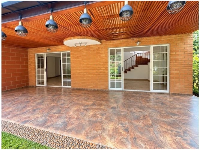 Casa de 4 alcobas en venta en Loma Del Escobero, Envigado, 182 m² · foto 3 de 21