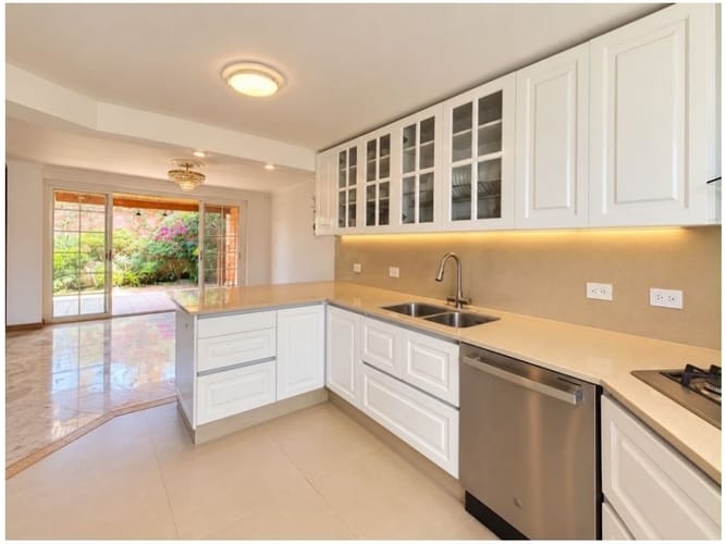 Casa de 4 alcobas en venta en Loma Del Escobero, Envigado, 182 m² · foto 12 de 21
