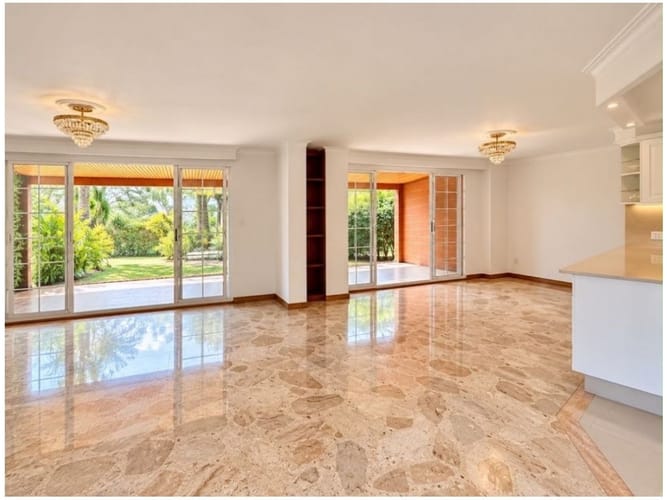 Casa de 4 alcobas en venta en Loma Del Escobero, Envigado, 182 m² · foto 13 de 21