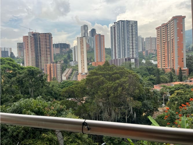 Casa de 6 alcobas en venta en Loma De San Jose, Sabaneta, 500 m² · foto 4 de 15