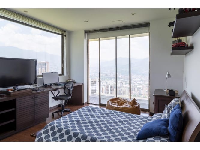 Casa de 6 alcobas en venta en Loma De San Jose, Sabaneta, 500 m² · foto 9 de 15