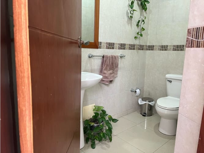 Casa de 6 alcobas en venta en Loma De San Jose, Sabaneta, 500 m² · foto 13 de 15