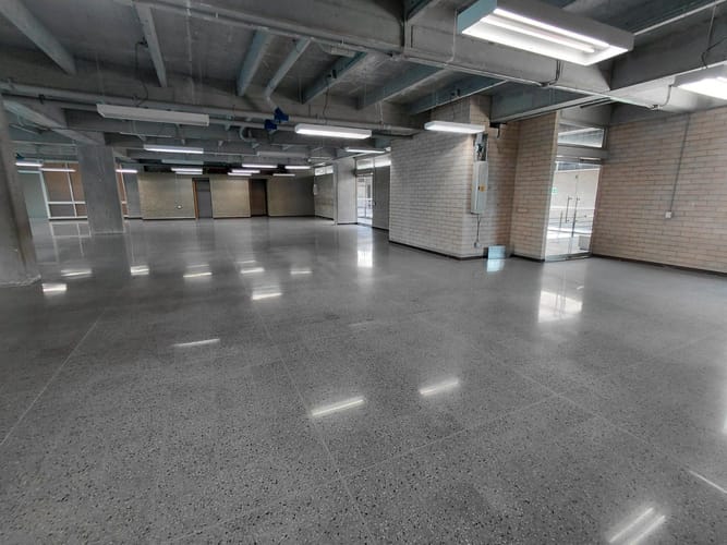 Oficina en arriendo en Guayabal, Medellín, 596 m² · foto 6 de 16