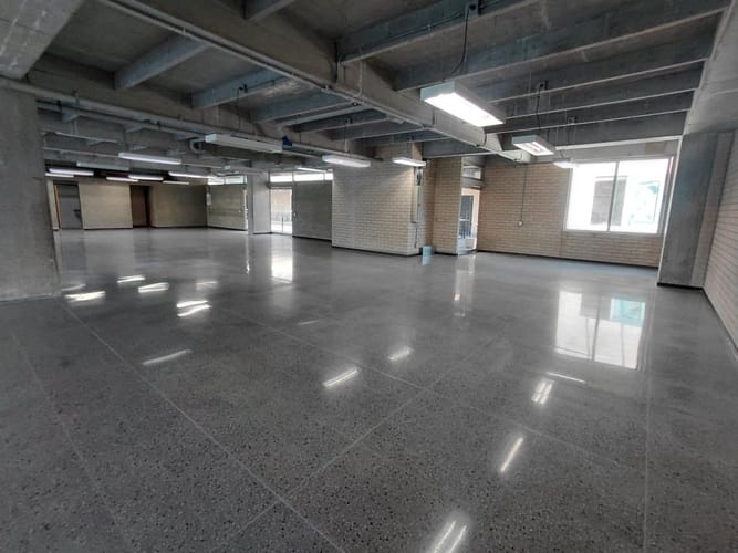 Oficina en arriendo en Guayabal, Medellín, 596 m² · foto 8 de 16